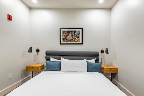 Ironworks Building Room Type - One-Bedroom Apartment Ironworks Building Room Type - One-Bedroom Apartment