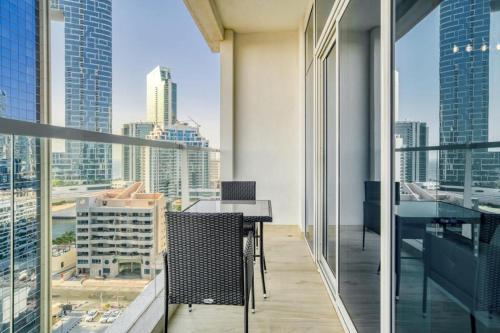 Bright Studio With Mesmerizing Canal and City View, Dubaï (photo 4)