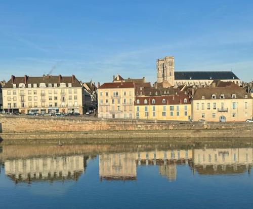 Appartement avec magnifique vue sur la Saône et son balcon - Location saisonnière - Chalon-sur-Saône