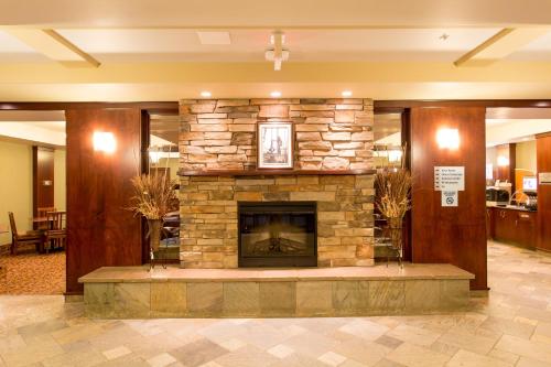 Holiday Inn Express & Suites Drayton Valley By IHG - 숙소 외관