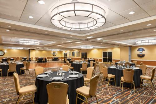 Holiday Inn Gaithersburg, an IHG Hotel