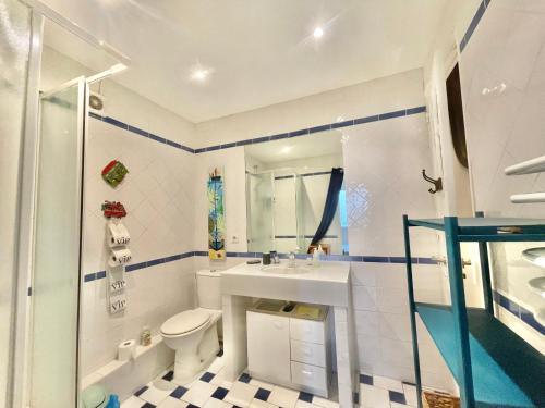 Bathroom, La Marjolette by Welcome to Cannes in Cannes