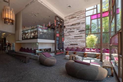 Hotel Maya - a DoubleTree by Hilton Hotel - image 10