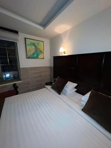 LB Hotel - image 17