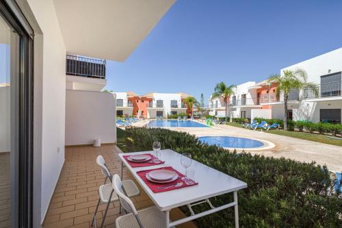 TAC - Pêra Gardens Villa, Pêra (Foto 3)