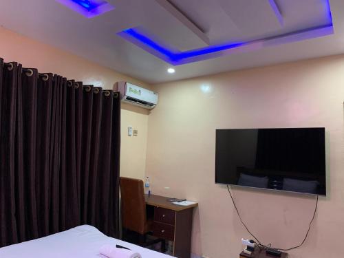 Umbrella Properties Eleyele Ibadan - Tap to explore photos