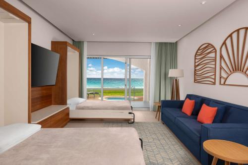 Hilton Cancun Mar Caribe All-Inclusive Resort