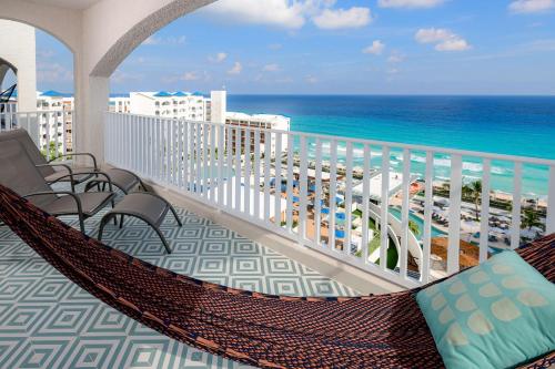 Hilton Cancun Mar Caribe All-Inclusive Resort