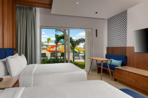 Hilton Cancun Mar Caribe All-Inclusive Resort