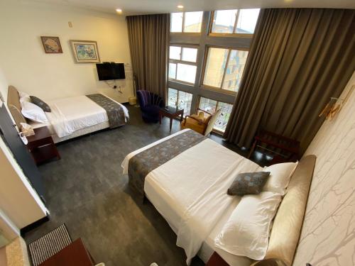 2 double beds