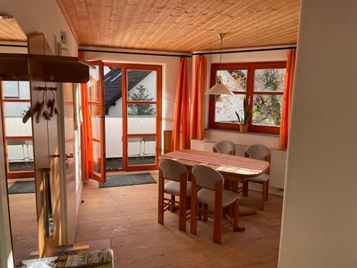 Ferienwohnung Fernblick mit großer Loggia - Apartment - Hilchenbach