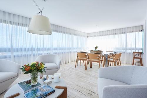 Luxury Ocean View Apartment - image 4