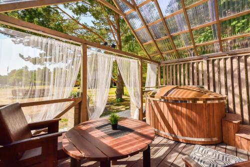 Szauna, Trommeļa brīvdienu mājiņas-kempings (Trommela brivdienu majinas-kempings) in Dundaga