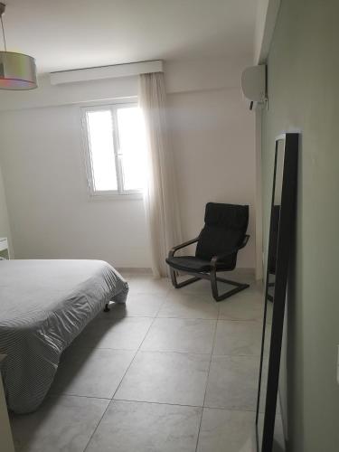 One-Bedroom Apartment image 7