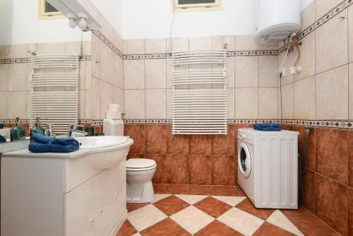 Singer Residence R162 - image 14