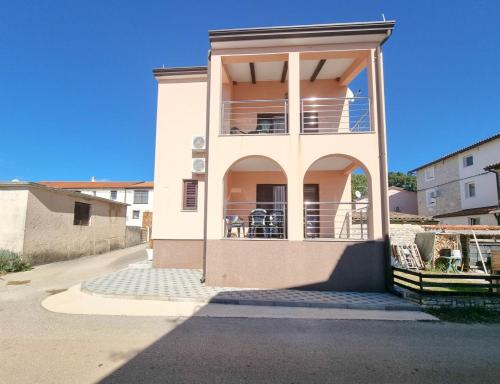 المنظر الخارجي, Lucijana in Buzinija