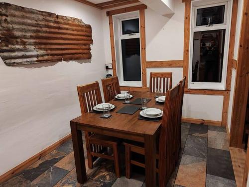 Kempies-Cozy house on the NC500 in دورنيس