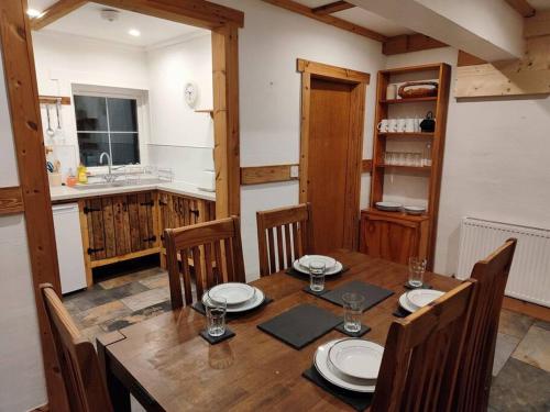 Kempies-Cozy house on the NC500 in دورنيس