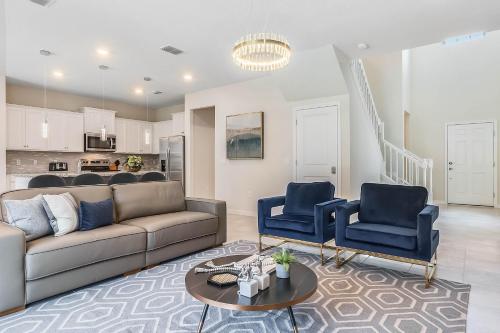 5 Bedrooms-4 Bathrooms Windsor Island 1860Sd in Davenport, USA