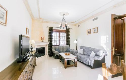  3 Bedroom Awesome Home In Casariche in Casariche