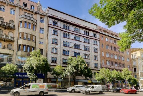 Singer Apartment R161 - image 11