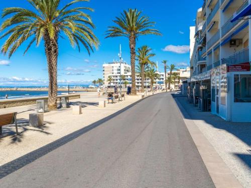 Studio cabine climatisé, proche plage, parfait pour 4 pers. - FR-1-307-123 (Studio cabine climatise, proche plage, parfait pour 4 pers. - FR-1-307-123) in Le Grau-du-Roi