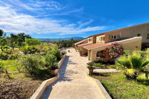 Villa sur le golfe de Saint Tropez / Cogolin