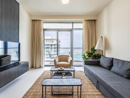 Sea-Front Unique Retreat With Balcony in Marina, Дубай (фото 7)
