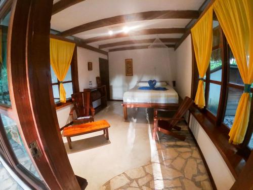 6 Great Hotels in El Remate Guatemala