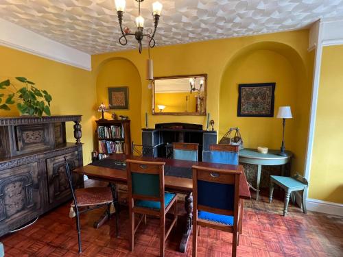Tintern Old Rectory B&B - image 5