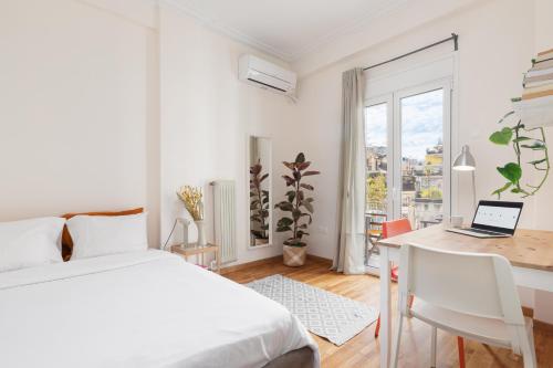 Studio with sunny balcony in Exarcheia, Athens