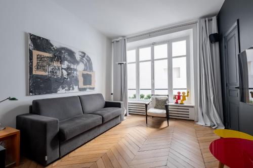 Veeve - Orsay Artistry - main image
