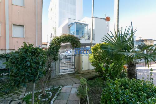 Apartment image 10