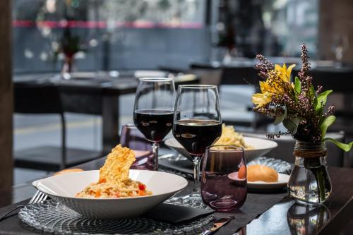 Hotel Madanis Liceo - image 9