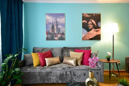 Central Warsaw Pol in Central Warsaw Pol in