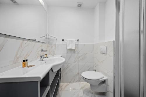 One-Bedroom Apartment with Balcony and Sea View (3 people)