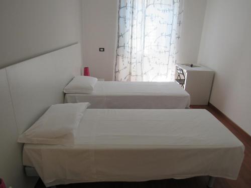 Double or Twin Room with Shared Bathroom image 5