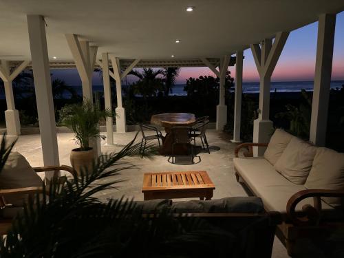 Stella Mar Oceanfront Hotel in 波波约