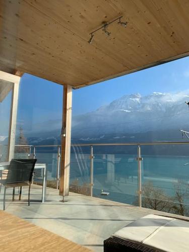 Lina - Lakeview Living near Interlaken in Niederried