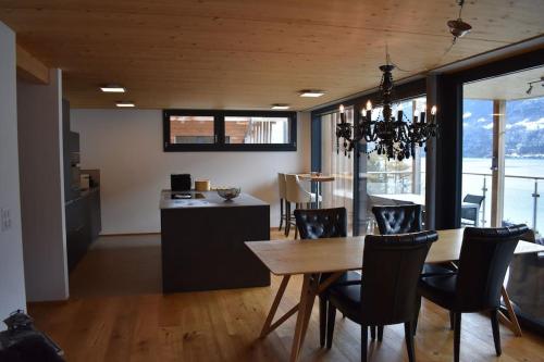 Lina - Lakeview Living near Interlaken in Niederried