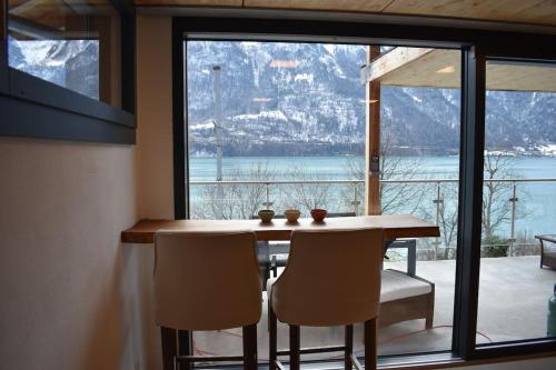 Lina - Lakeview Living near Interlaken in Niederried