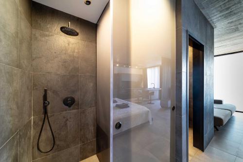 Golden Sun Luxury Apartment Adults Only - image 5