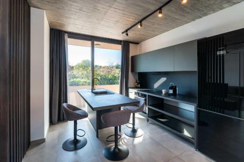 Golden Sun Luxury Apartment Adults Only - image 3