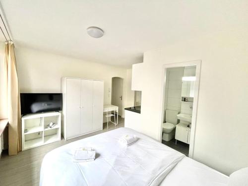 B&B Zurich - Urban Oasis with Queen Bed and View BE-18 - Bed and Breakfast Zurich