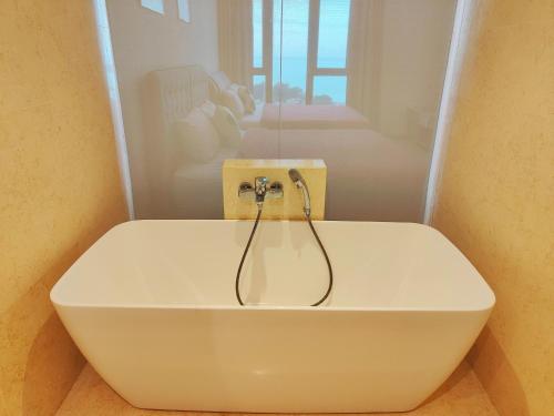 Amazing Seaview 2 Bedroom Bathtub Georgetown 6-8people超级海景双房带浴缸高级公寓