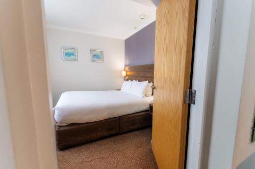 524568513 Holiday Inn Liverpool City Centre by IHG