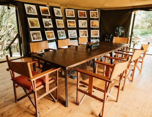 Bar/ Salón, Soroi Luxury Migration Camp in Narok