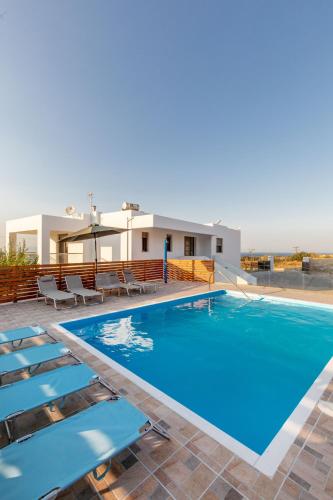 Villa Cleopatra with Private Pool,tennis and soccer field