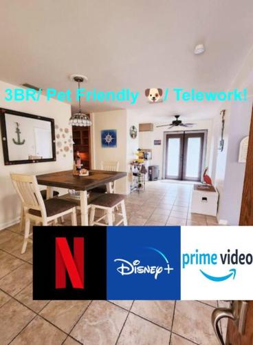 Florida Escape! 3 bedroom home with outside shower
