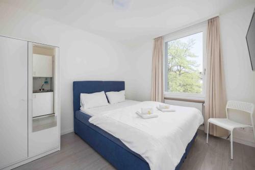 Urban Oasis with Queen Bed and View BE-32, Zürich (photo 2)